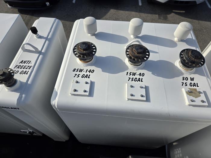 2018 Peterbilt 337-24