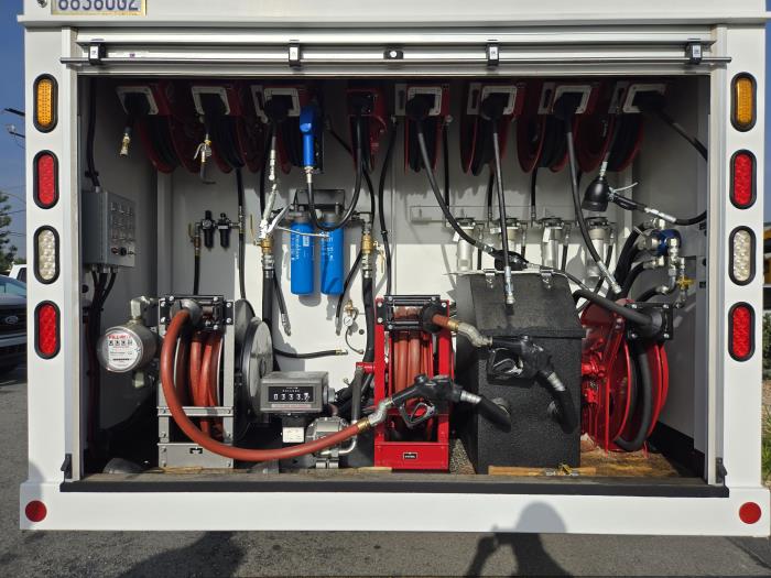 2018 Peterbilt 337-27