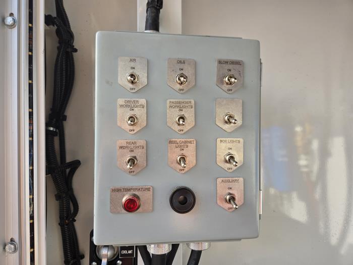 2018 Peterbilt 337-28