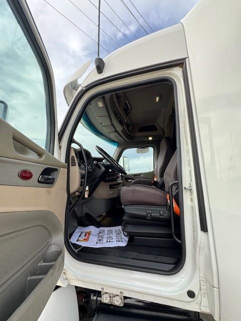 2022 Peterbilt 579-13