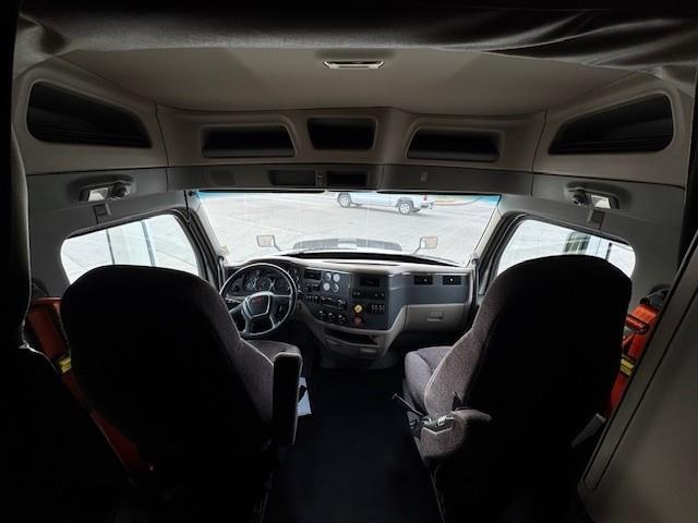 2022 Peterbilt 579-18