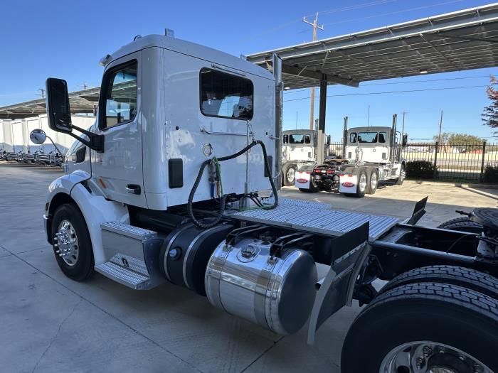 2020 Peterbilt 579-2