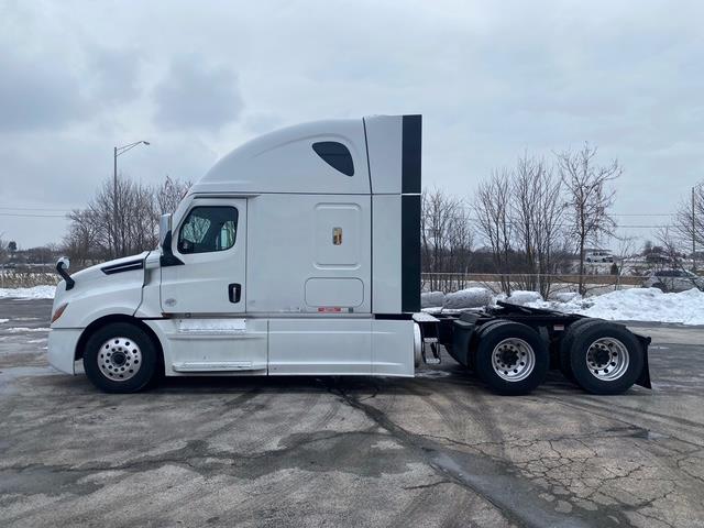2023 Freightliner Cascadia-2