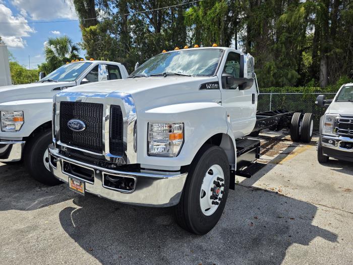2026 Ford F-750-1
