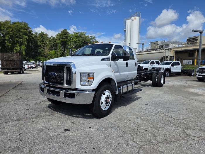 2026 Ford F-750-1
