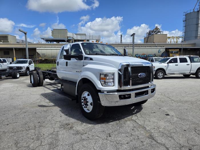 2026 Ford F-750-3