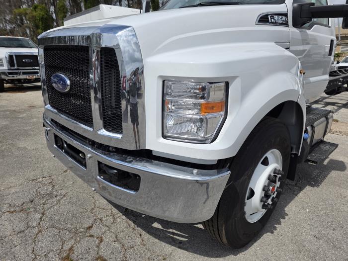 2026 Ford F-650-9