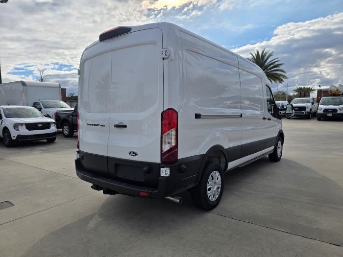 2026 Ford Transit-250-8