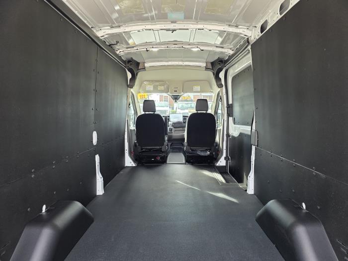 2026 Ford Transit-250-10