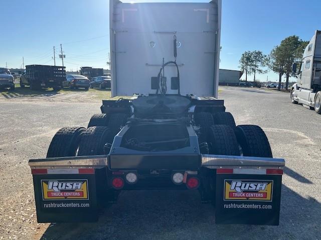 2022 Peterbilt 579-9