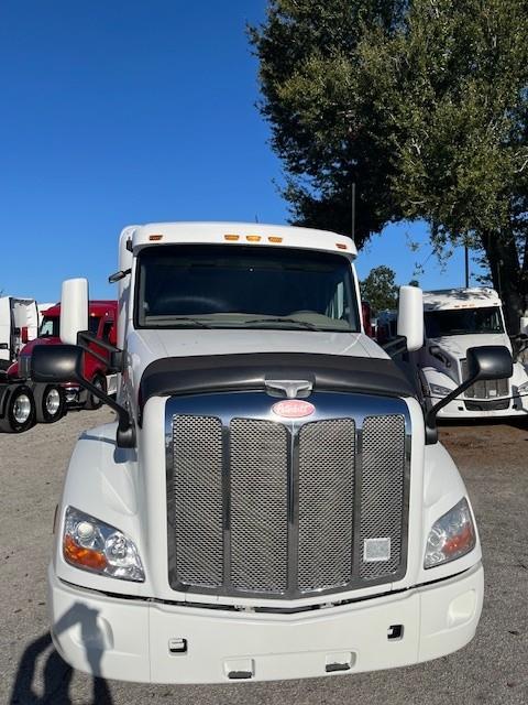2022 Peterbilt 579-13
