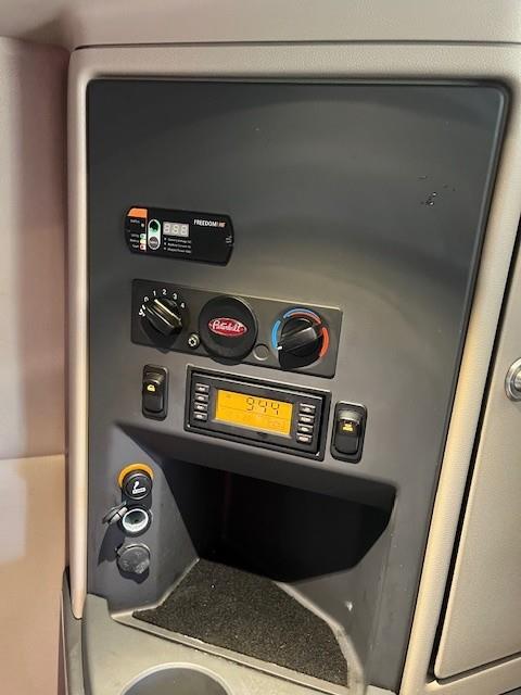 2022 Peterbilt 579-26