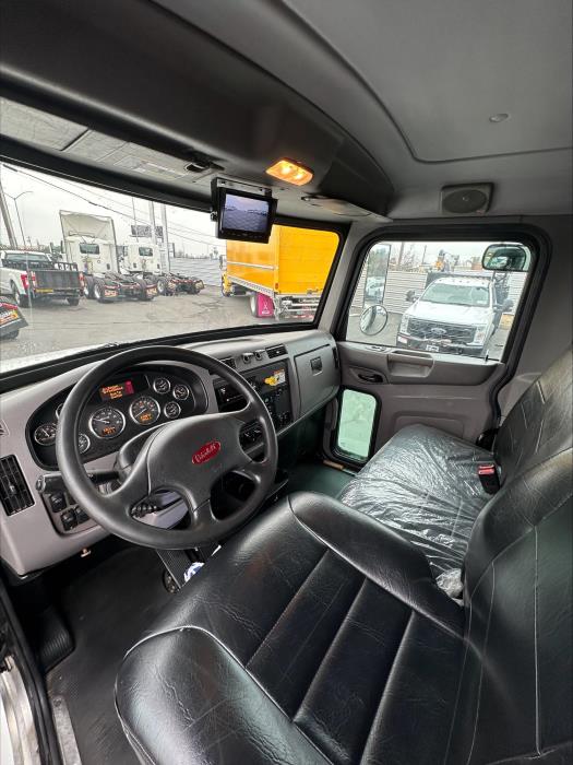 2019 Peterbilt 337-7