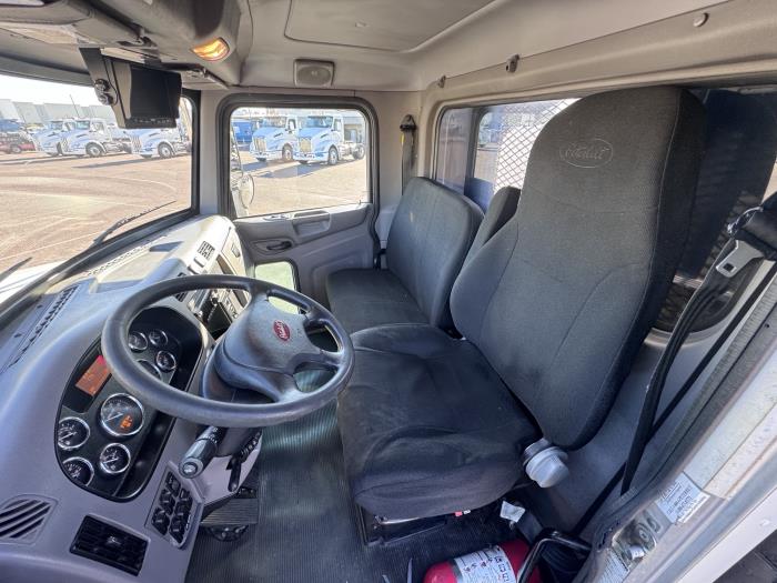 2020 Peterbilt 337-11