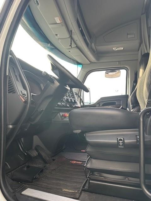 2023 Kenworth T680-5