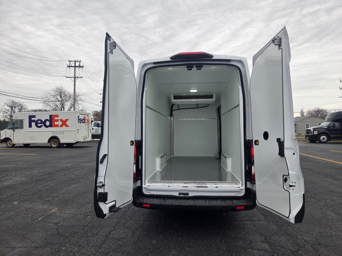 2026 Ford Transit-350-8