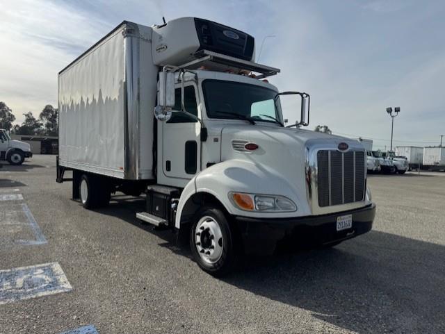 2018 Peterbilt 325-2