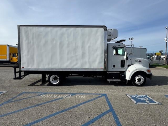 2018 Peterbilt 325-3