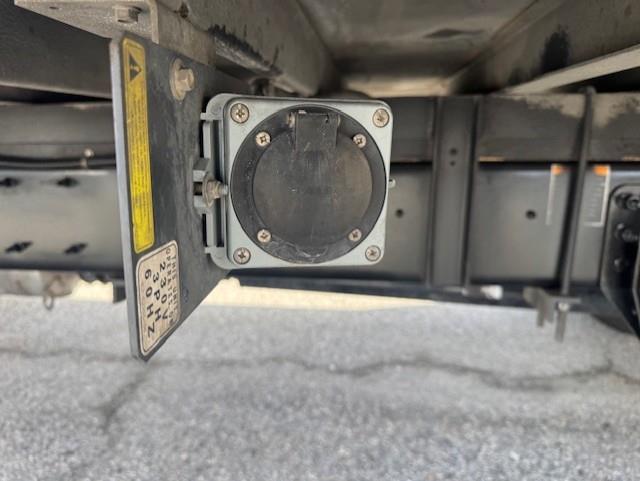 2018 Peterbilt 325-10