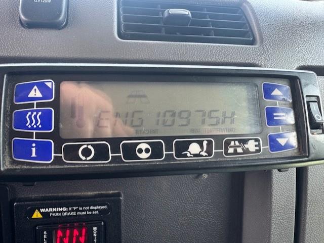 2018 Peterbilt 325-12