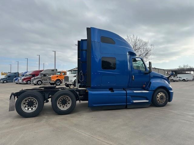 2022 International LT625-8