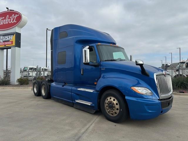 2022 International LT625-10