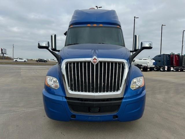 2022 International LT625-12