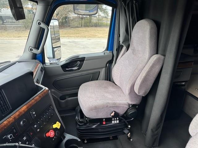 2022 International LT625-26