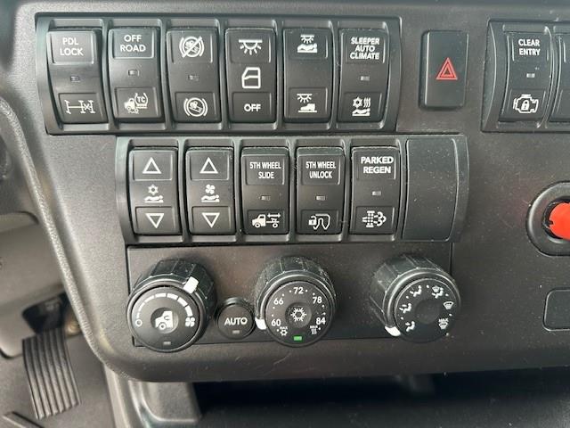 2022 International LT625-32