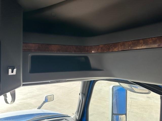 2022 International LT625-40