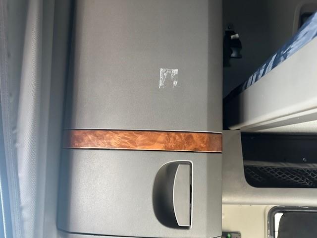 2022 International LT625-49