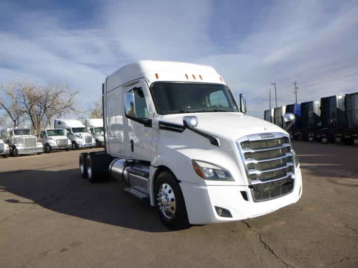 2021 Freightliner Cascadia-1