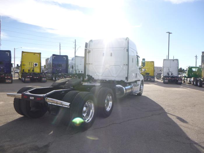 2021 Freightliner Cascadia-6
