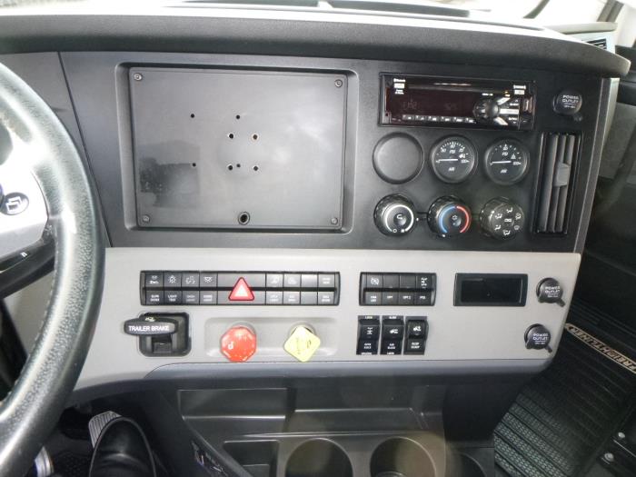 2021 Freightliner Cascadia-16