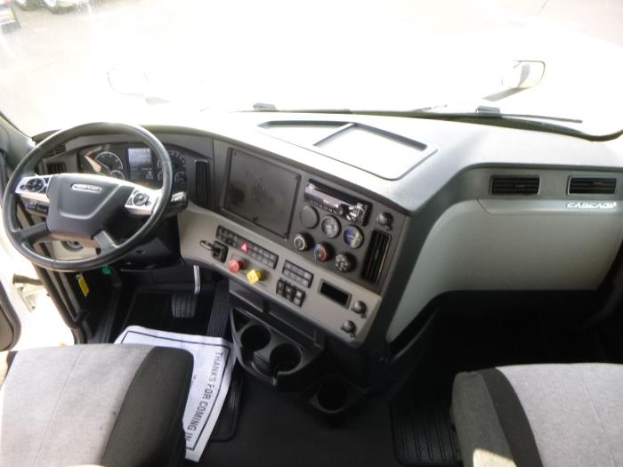2021 Freightliner Cascadia-19