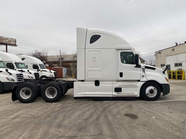 2020 Freightliner Cascadia-8