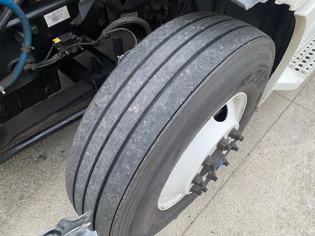 2020 Freightliner Cascadia-11