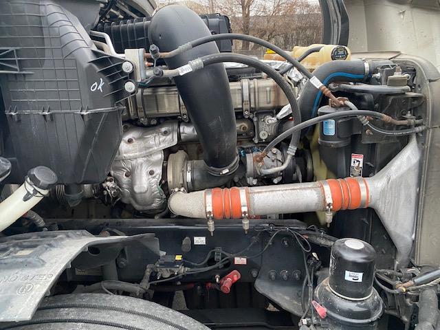 2020 Freightliner Cascadia-12