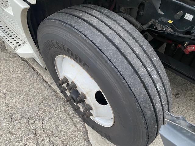 2020 Freightliner Cascadia-13