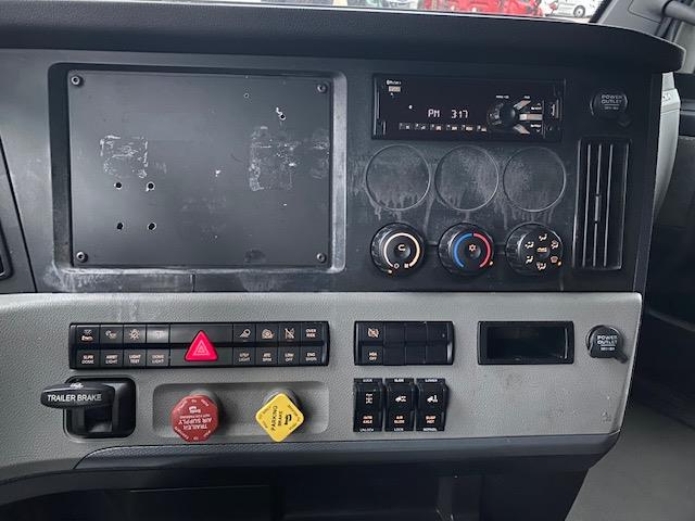 2020 Freightliner Cascadia-19