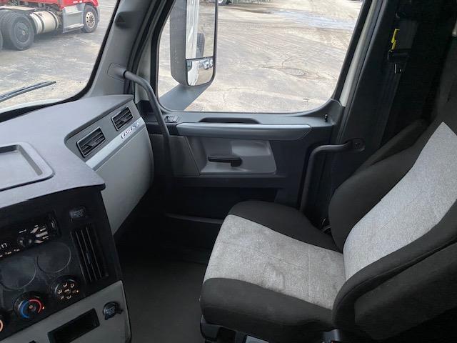 2020 Freightliner Cascadia-20