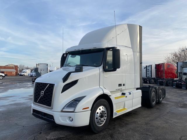 2023 Volvo VNR64T400-1