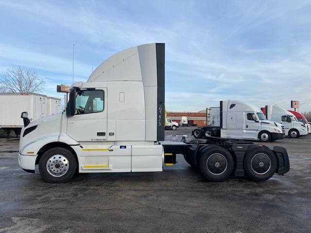 2023 Volvo VNR64T400-2