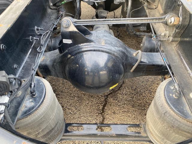 2023 Volvo VNR64T400-6