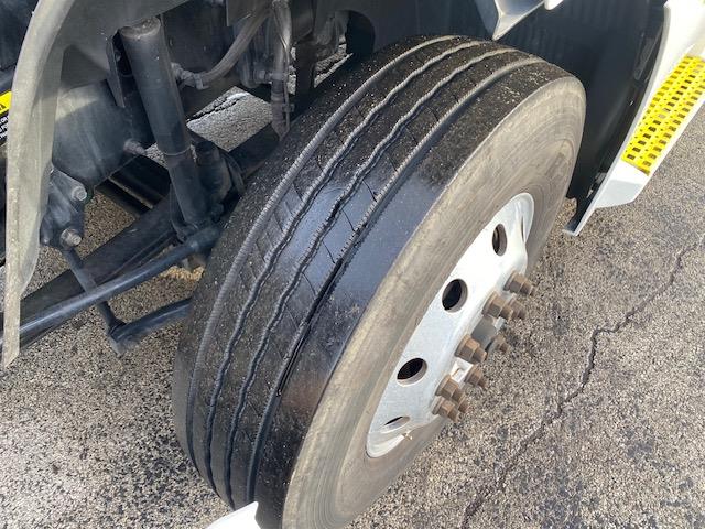 2023 Volvo VNR64T400-12