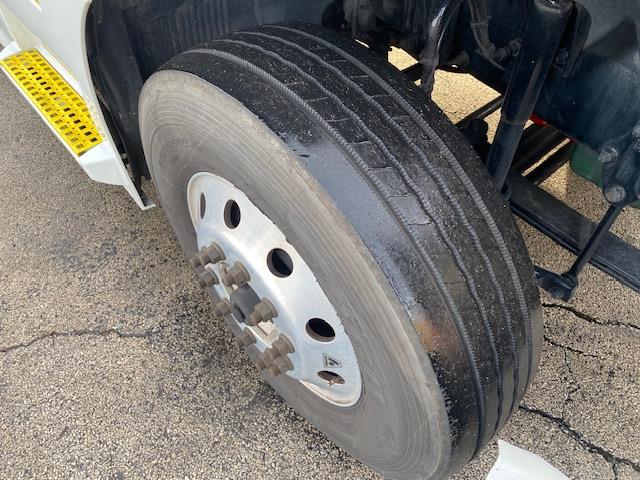 2023 Volvo VNR64T400-14