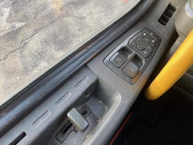 2023 Volvo VNR64T400-17