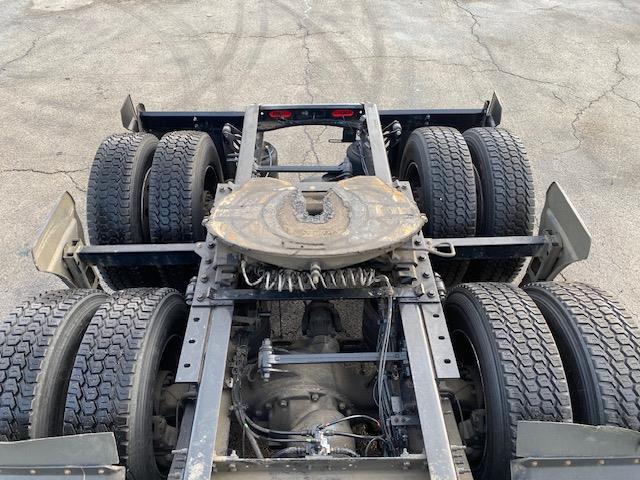 2023 Volvo VNR64T400-3