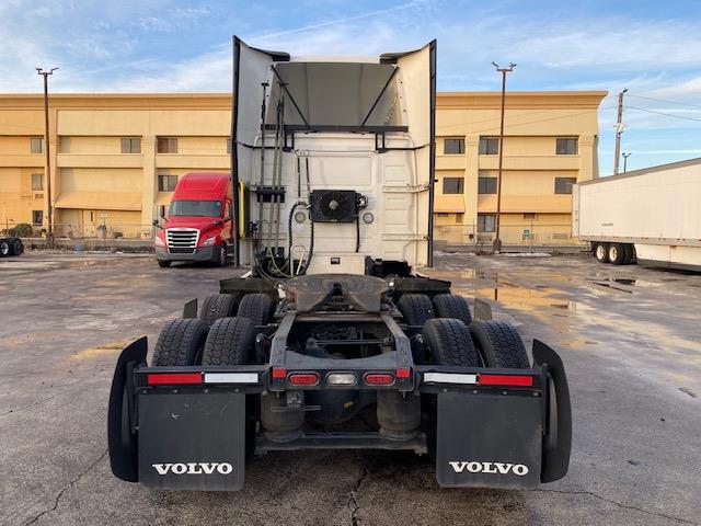 2023 Volvo VNR64T400-4