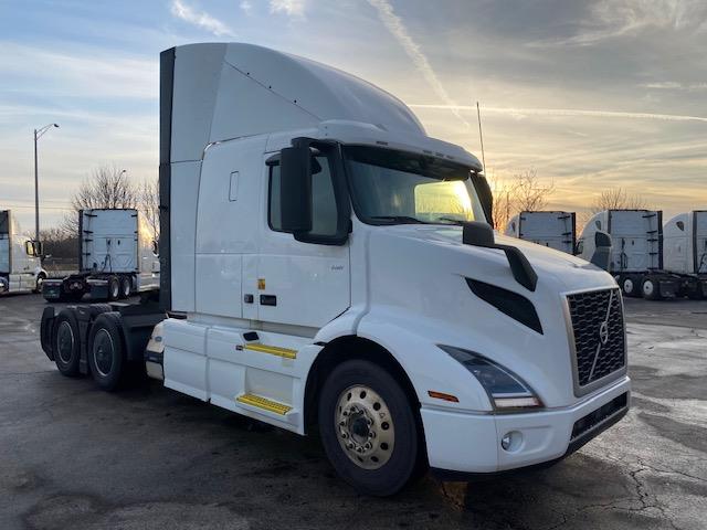 2023 Volvo VNR64T400-10